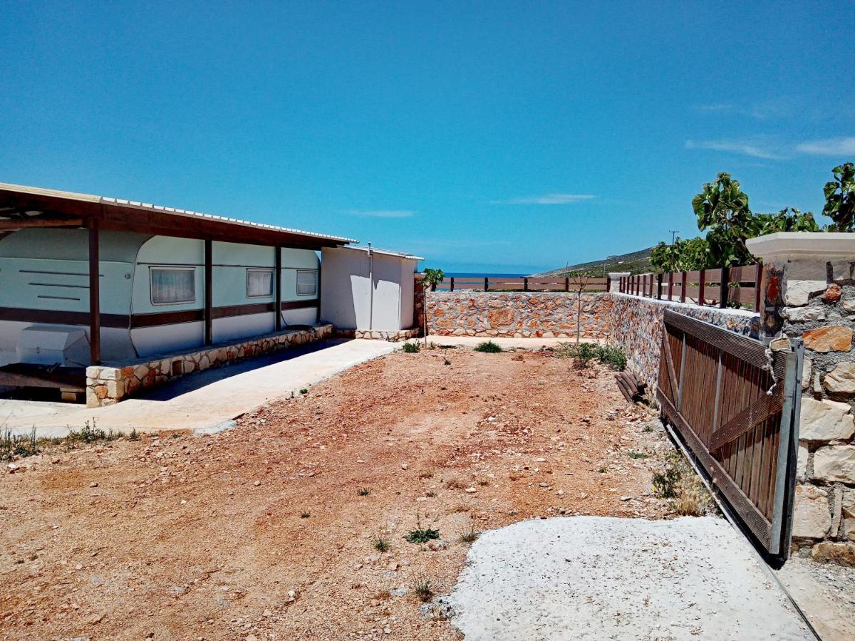 Caravan Fishing Spot Porto Roxa Agios Leon Exteriér fotografie